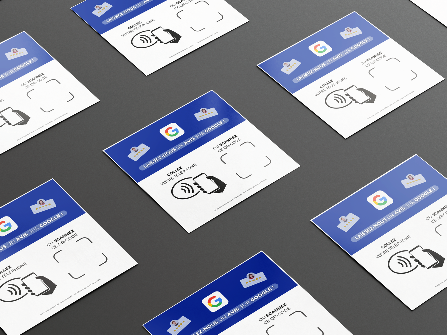 Mockup carré représentant des plaques FeedTrust pour présenter les plaques NFC destinées à collecter des avis Google.
